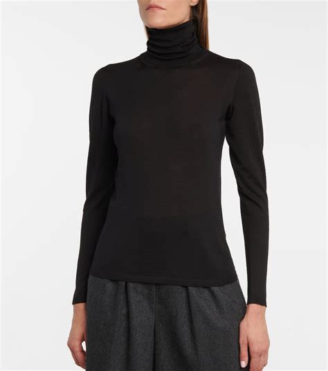 Virgin wool turtleneck sweater in black 